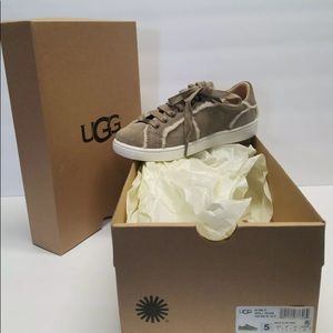 UGG Women Milo Spill Suede Lace Up Sneakers size 5